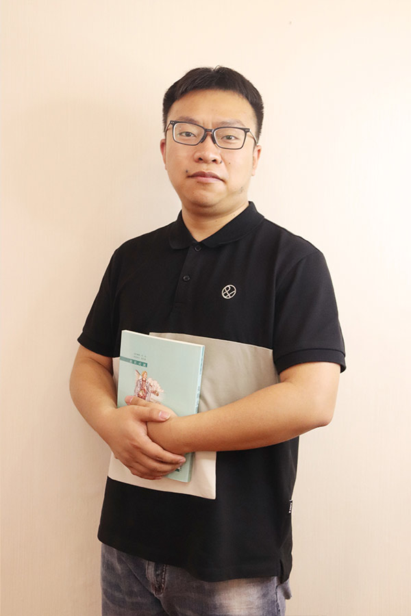 勉县杨斌 本科学历，毕业于西安航空学院